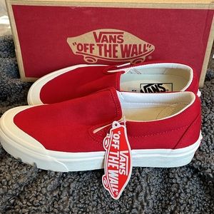 Vans Crew Classic Slip-on.  Tango Red Size 7 **New**